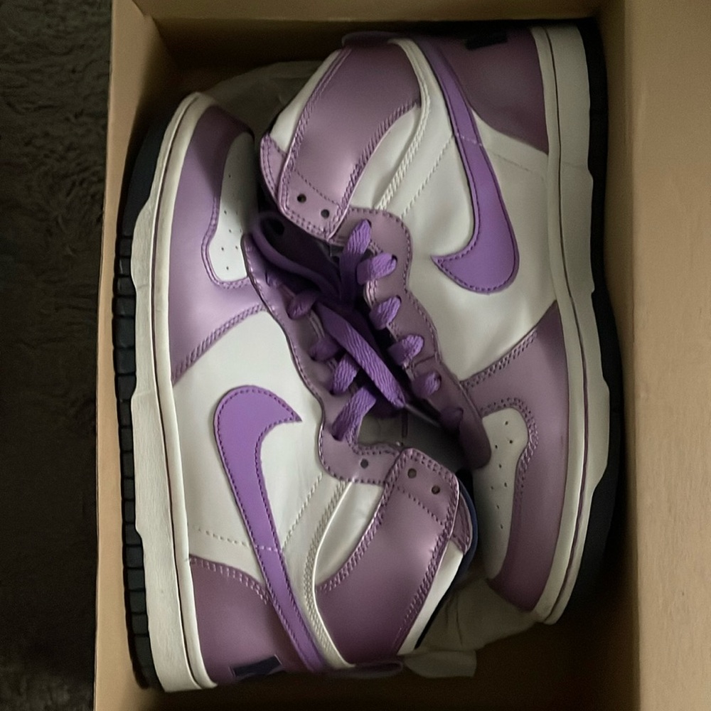Women’s 8 1/2 / seven youth Purple Nikes